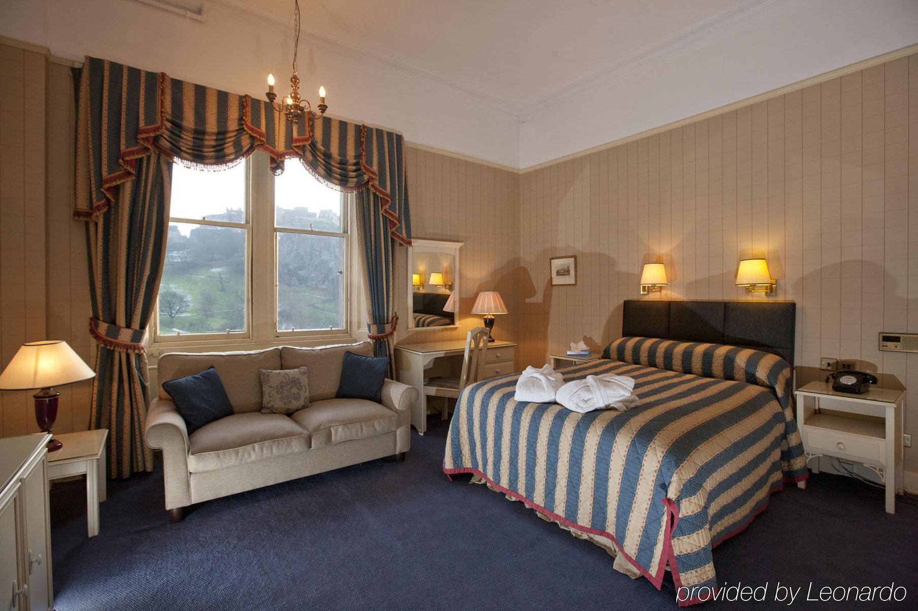 Royal Overseas League Hotel Edinburgh Bilik gambar